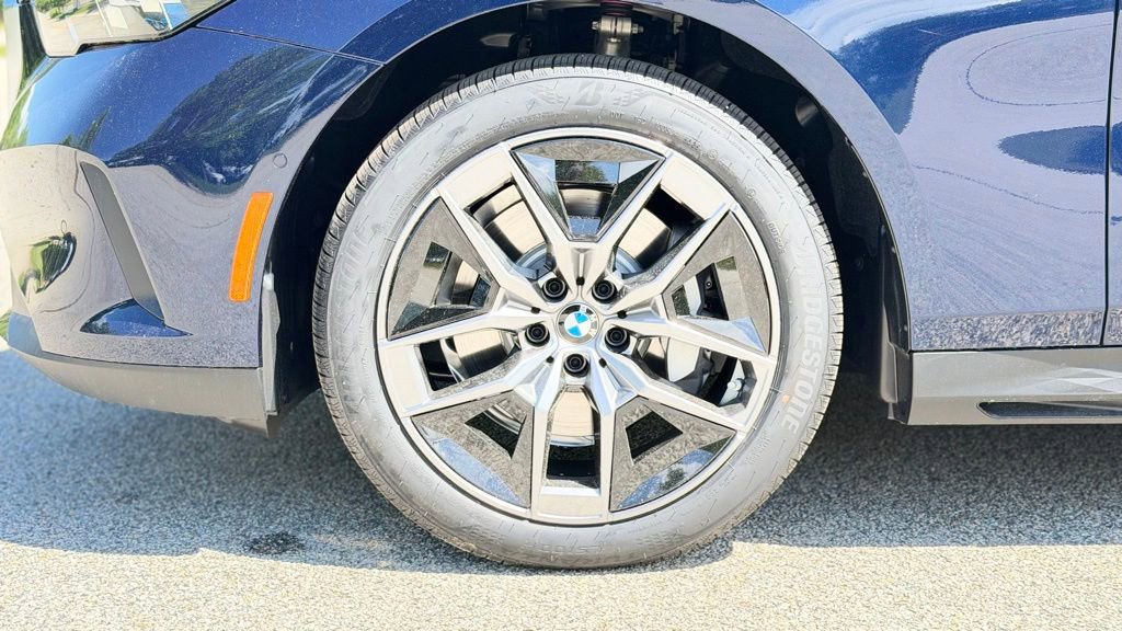 New 2027 BMW 530i xDrive w/ Premium Package AWD/4WD image 2