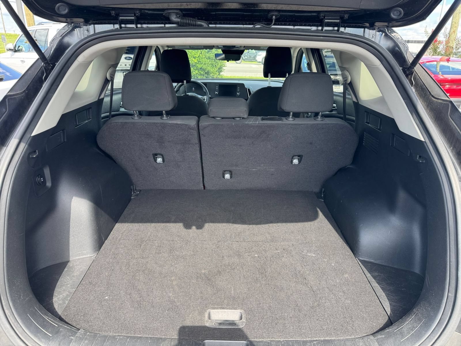 Used 2025 Kia Sportage LX FWD image 30