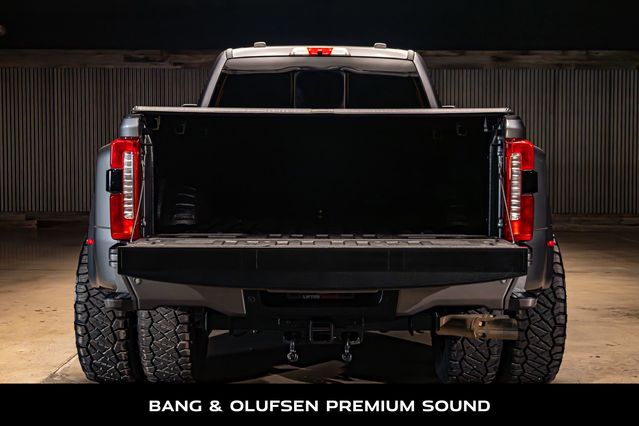 Used 2023 Ford F350 Lariat w/ FX4 Off-Road Package AWD/4WD image 8