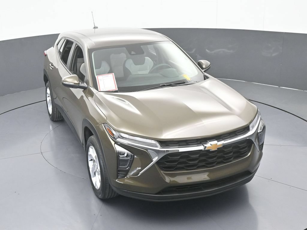 Used 2024 Chevrolet Trax LS w/ LS Convenience Package FWD image 49