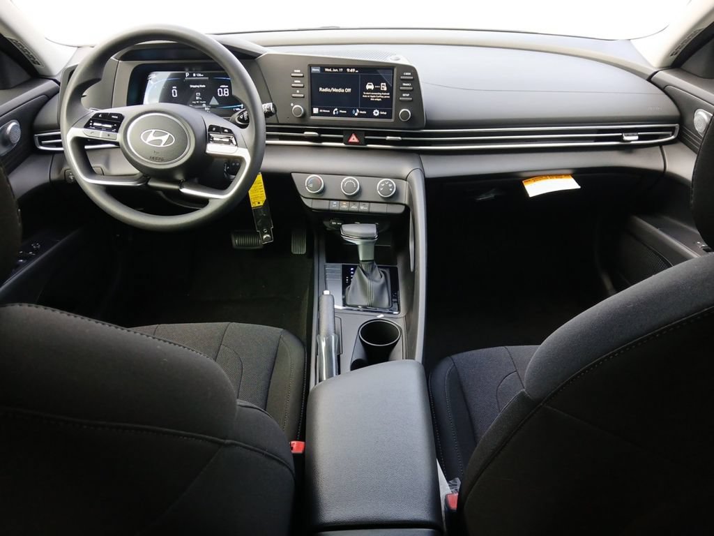 New 2026 Hyundai Elantra SE FWD image 10