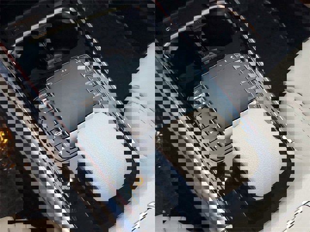 Used 2021 Mercedes-Benz GLB 250 4MATIC image 29