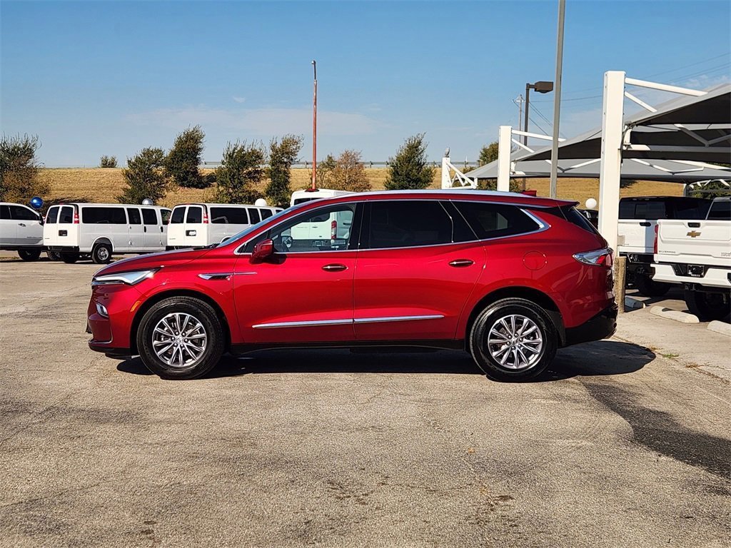 Used 2024 Buick Enclave Premium image 4