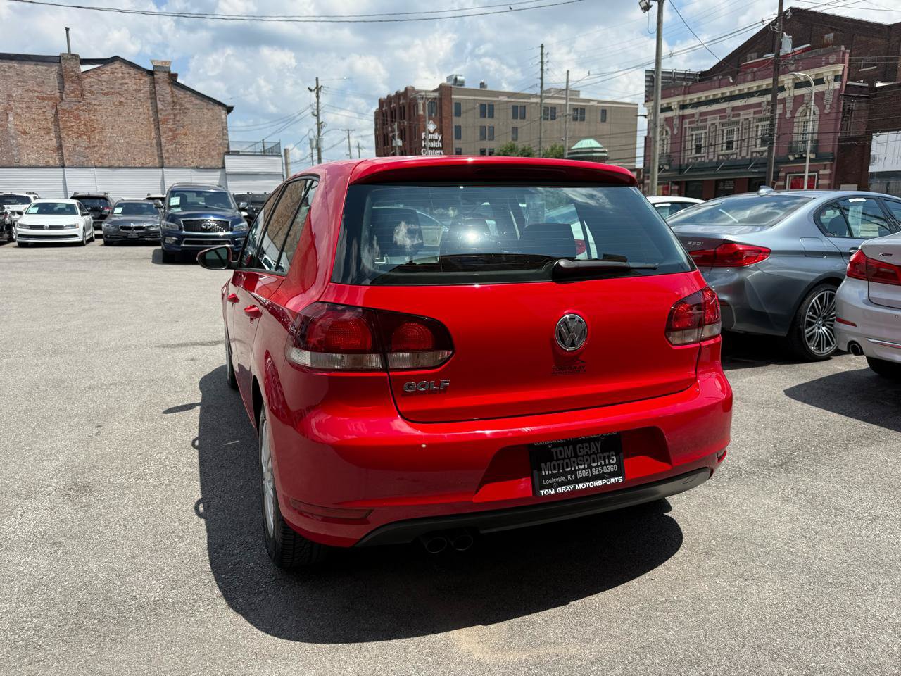 Used 2011 Volkswagen Golf 4-Door FWD image 4