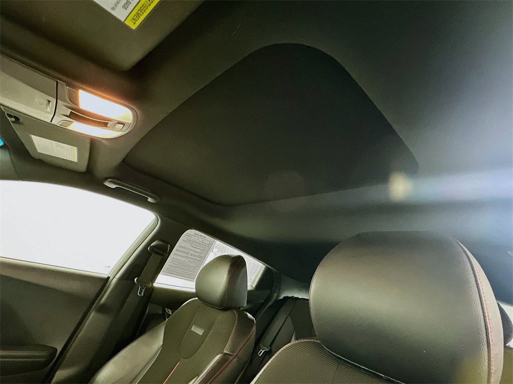 Used 2020 Hyundai Veloster 2.0 Premium image 21