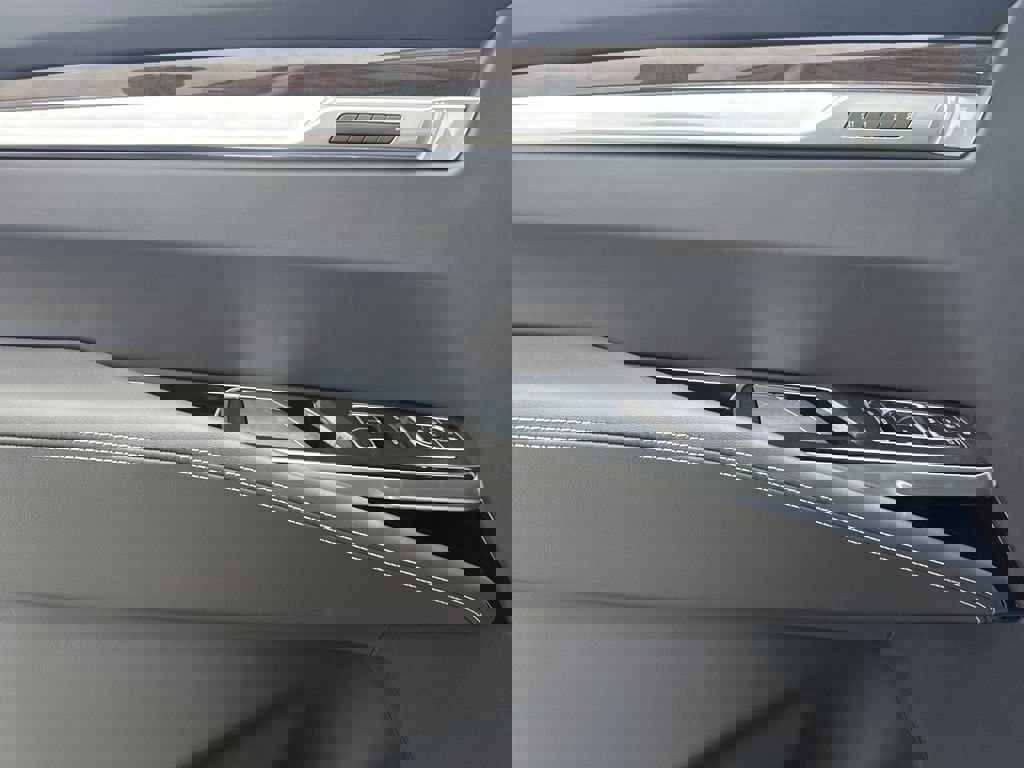 New 2026 Cadillac Escalade ESV Platinum Sport w/ LPO, Floor Liner Package image 23