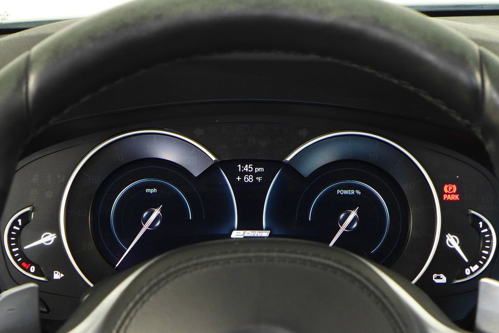 Used 2019 BMW 530e 530e iPerformance w/ M Sport Package image 28