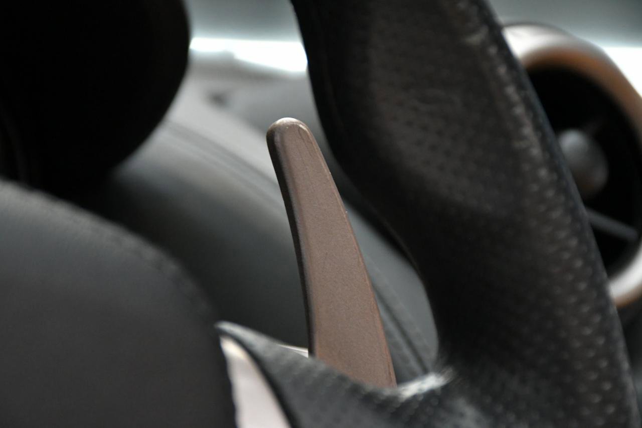 Used 2014 Ferrari California RWD image 30