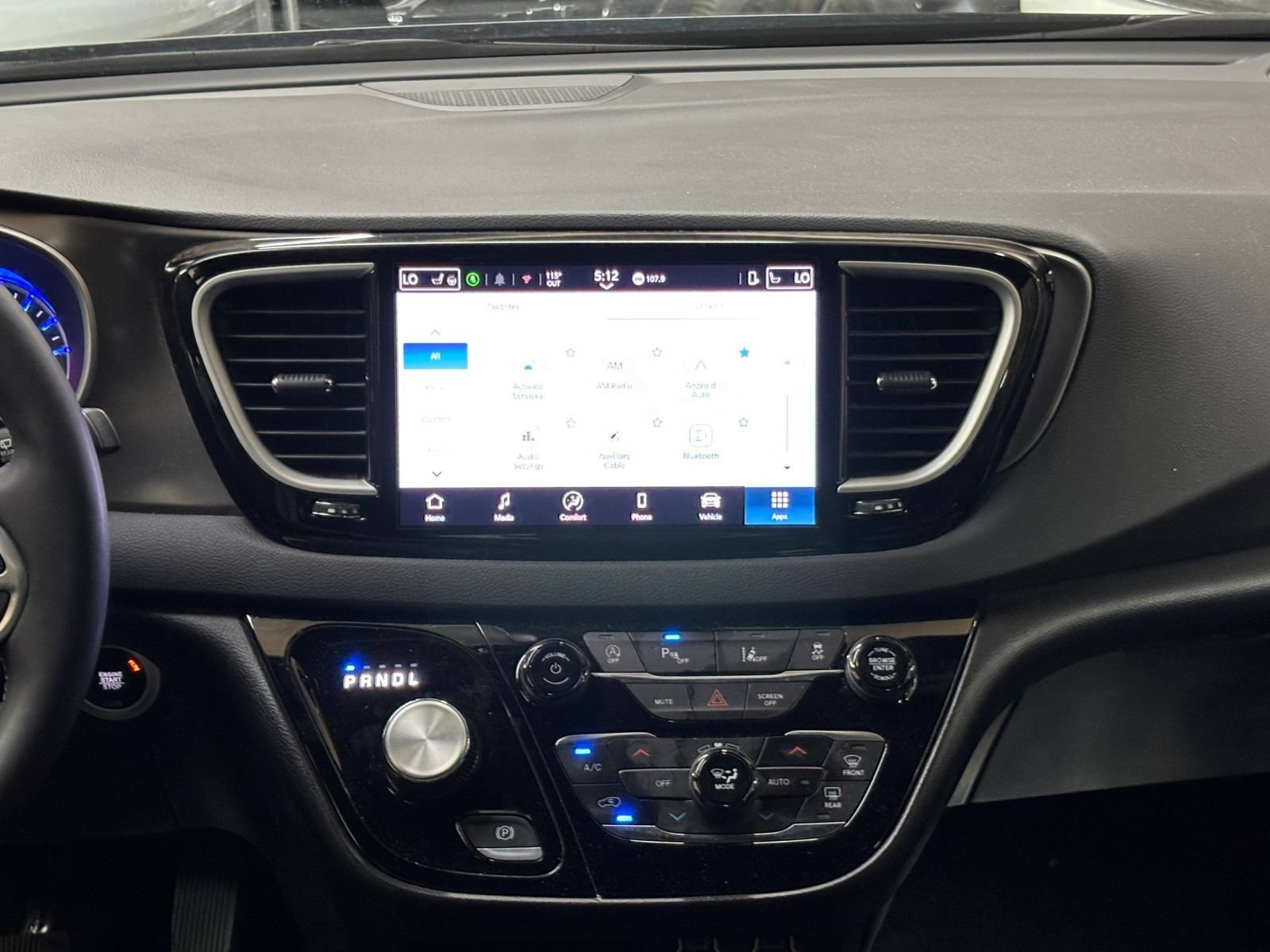 Used 2025 Chrysler Pacifica Select FWD image 16