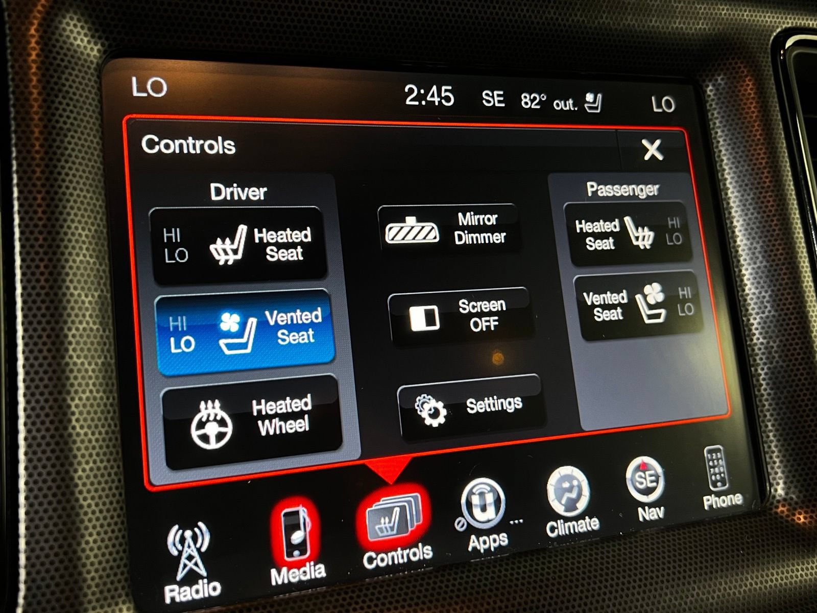 Used 2015 Dodge Challenger R/T Scat Pack w/ Leather Interior Group RWD image 20
