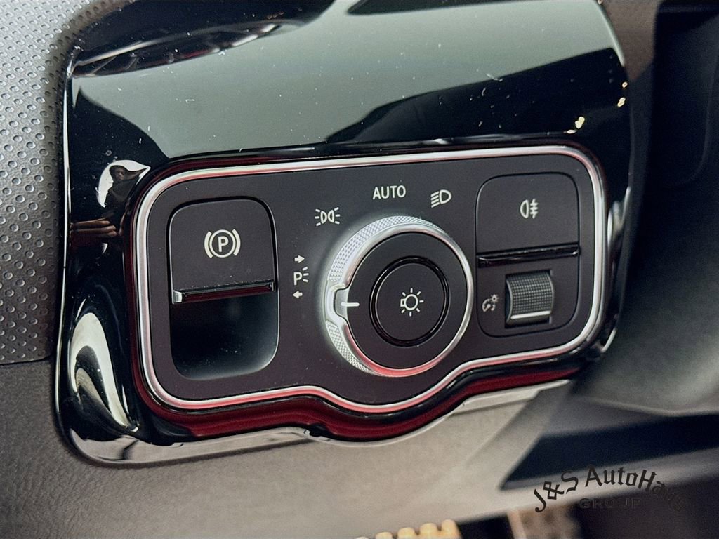 Used 2022 Mercedes-Benz CLA 35 AMG 4MATIC w/ Parking Assistance Package image 10