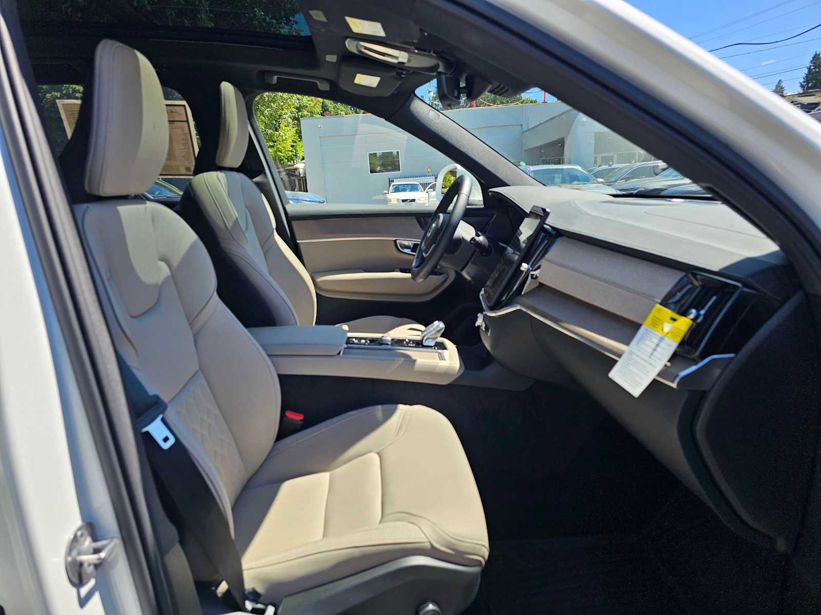 Certified 2026 Volvo XC90 B6 Plus w/ Protection Package Premier AWD/4WD image 11