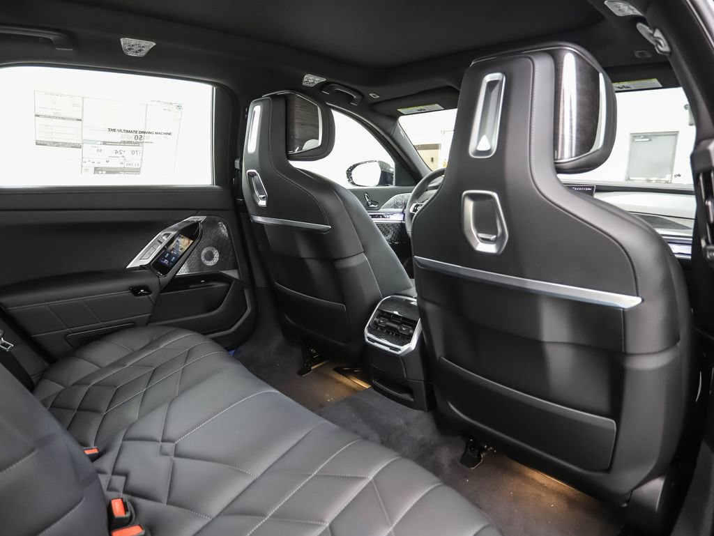 Used 2026 BMW 750e xDrive 750e xDrive w/ Executive Package image 27