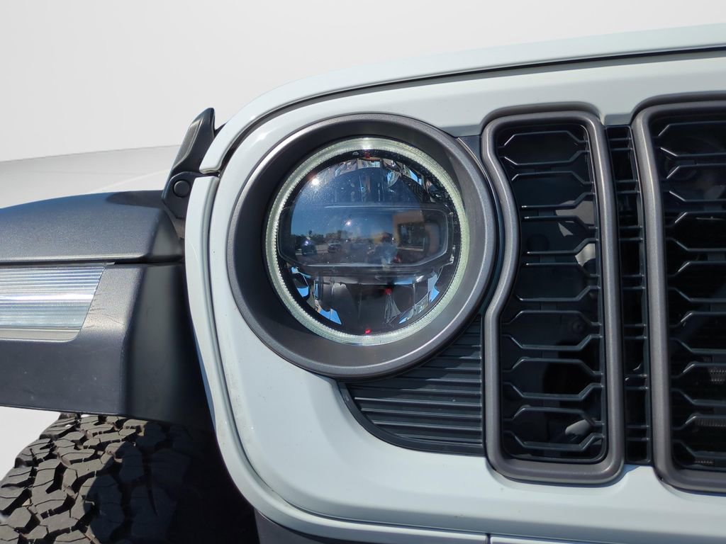 Used 2025 Jeep Wrangler Rubicon w/ Safety Group image 9