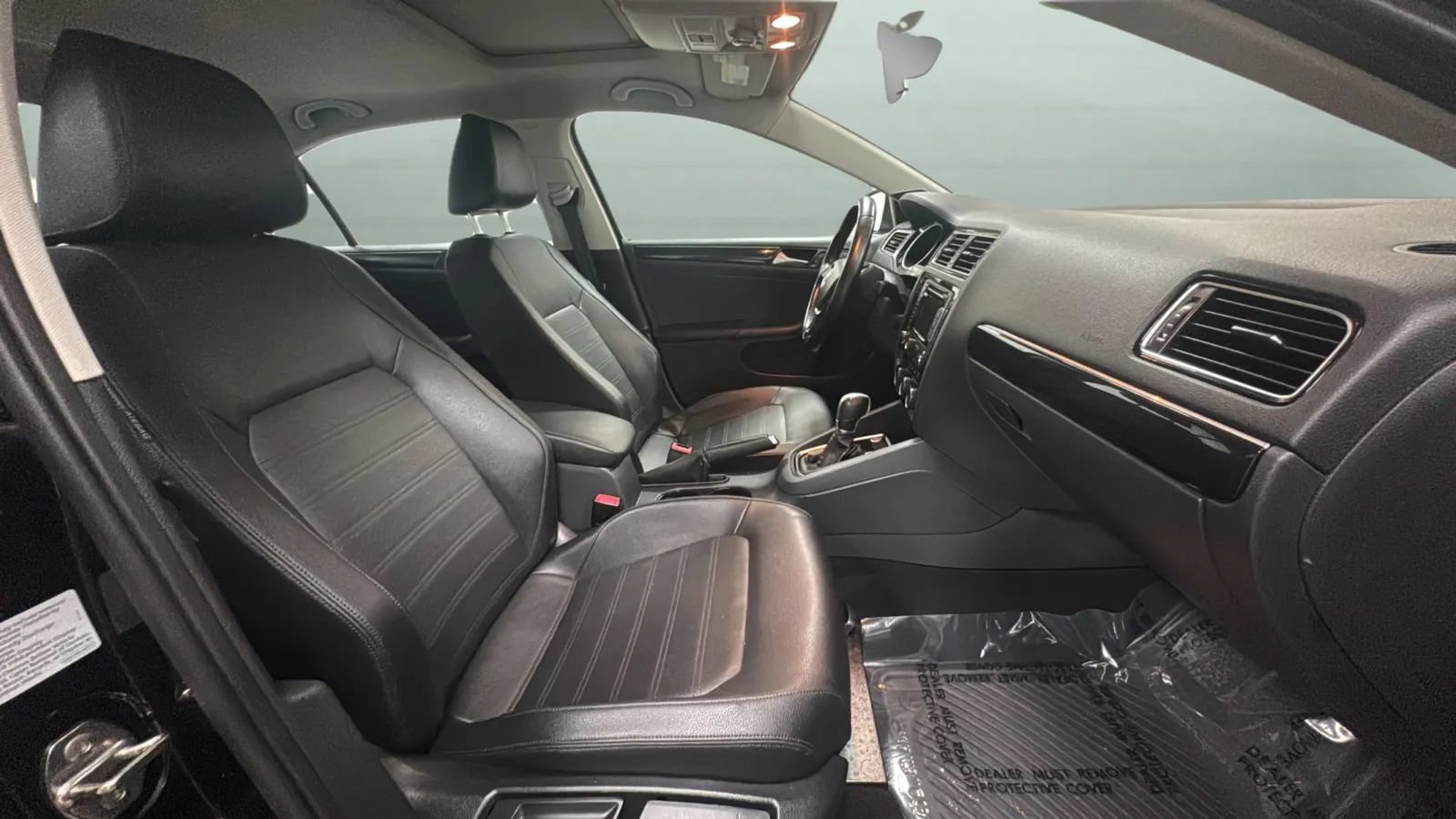 Used 2015 Volkswagen Jetta SEL FWD image 24