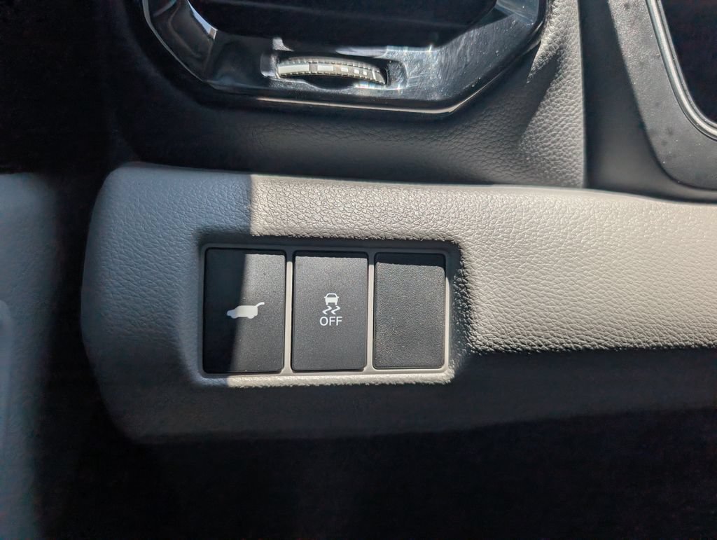 Used 2025 Honda Pilot Touring image 24