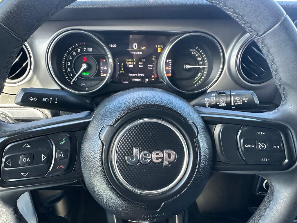 Certified 2023 Jeep Wrangler Unlimited w/ Sun & Screen Package AWD/4WD image 23