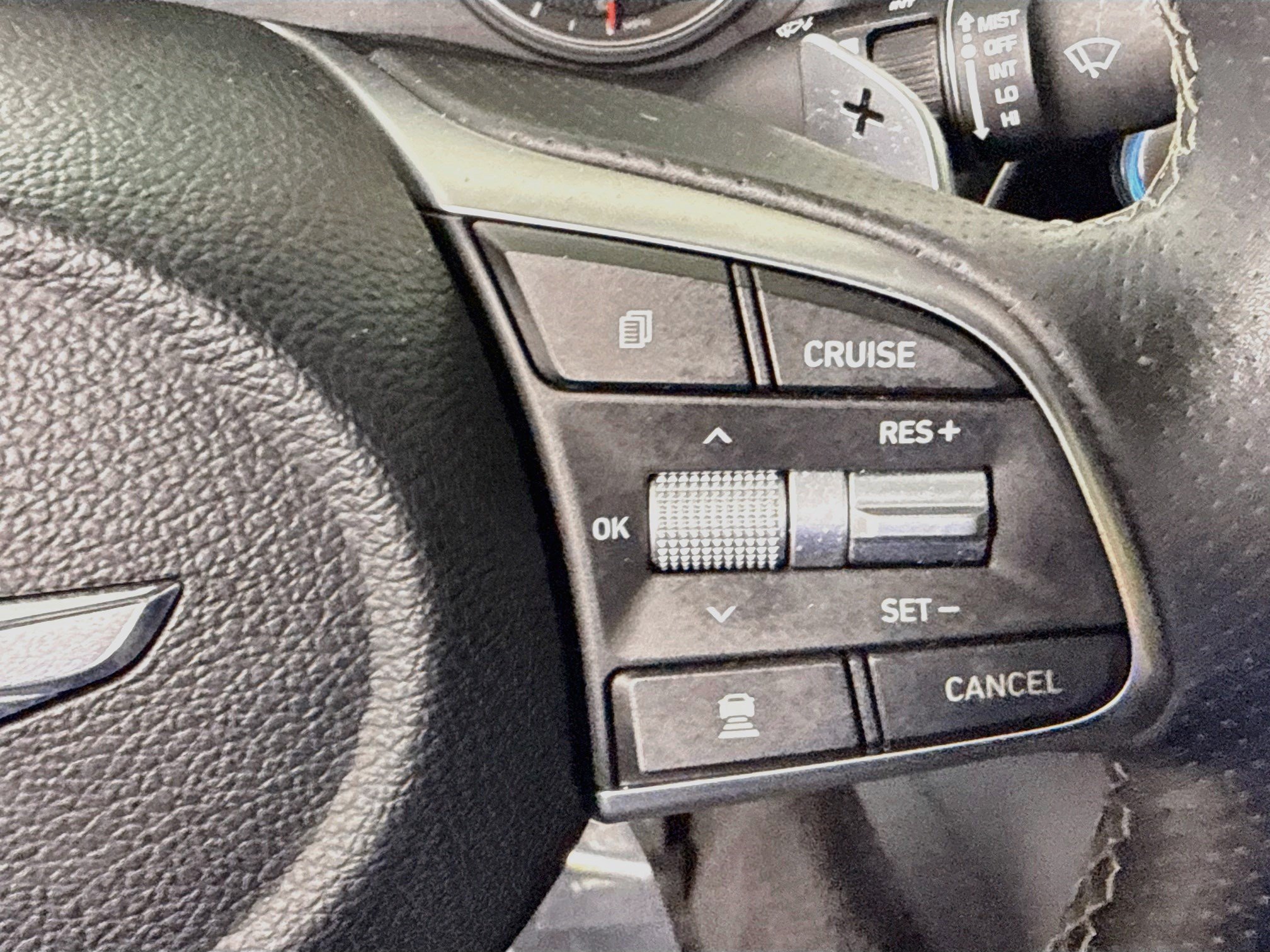 Used 2021 Genesis G70 2.0T RWD image 15
