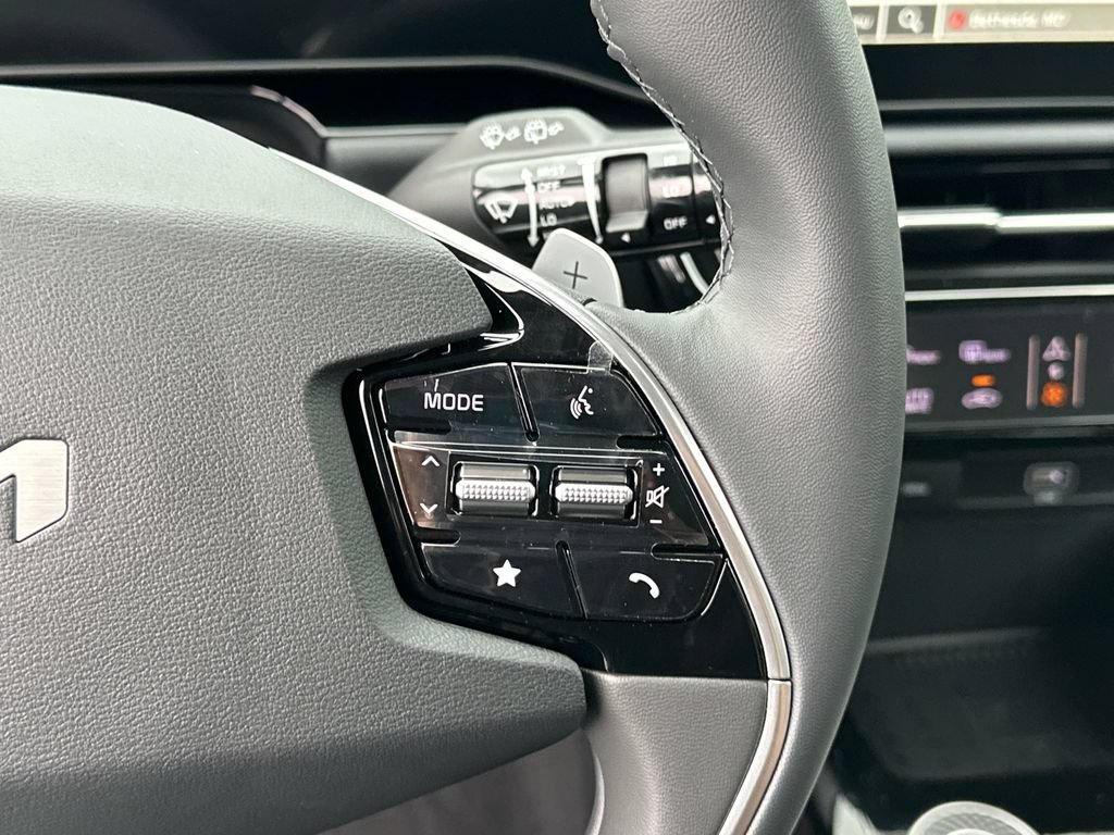 New 2026 Kia Niro EX FWD image 18