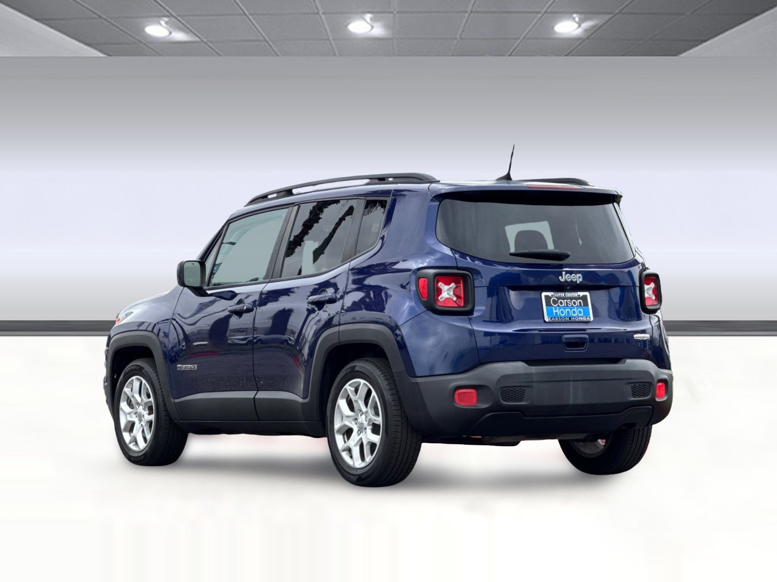 Used 2018 Jeep Renegade Latitude FWD image 3
