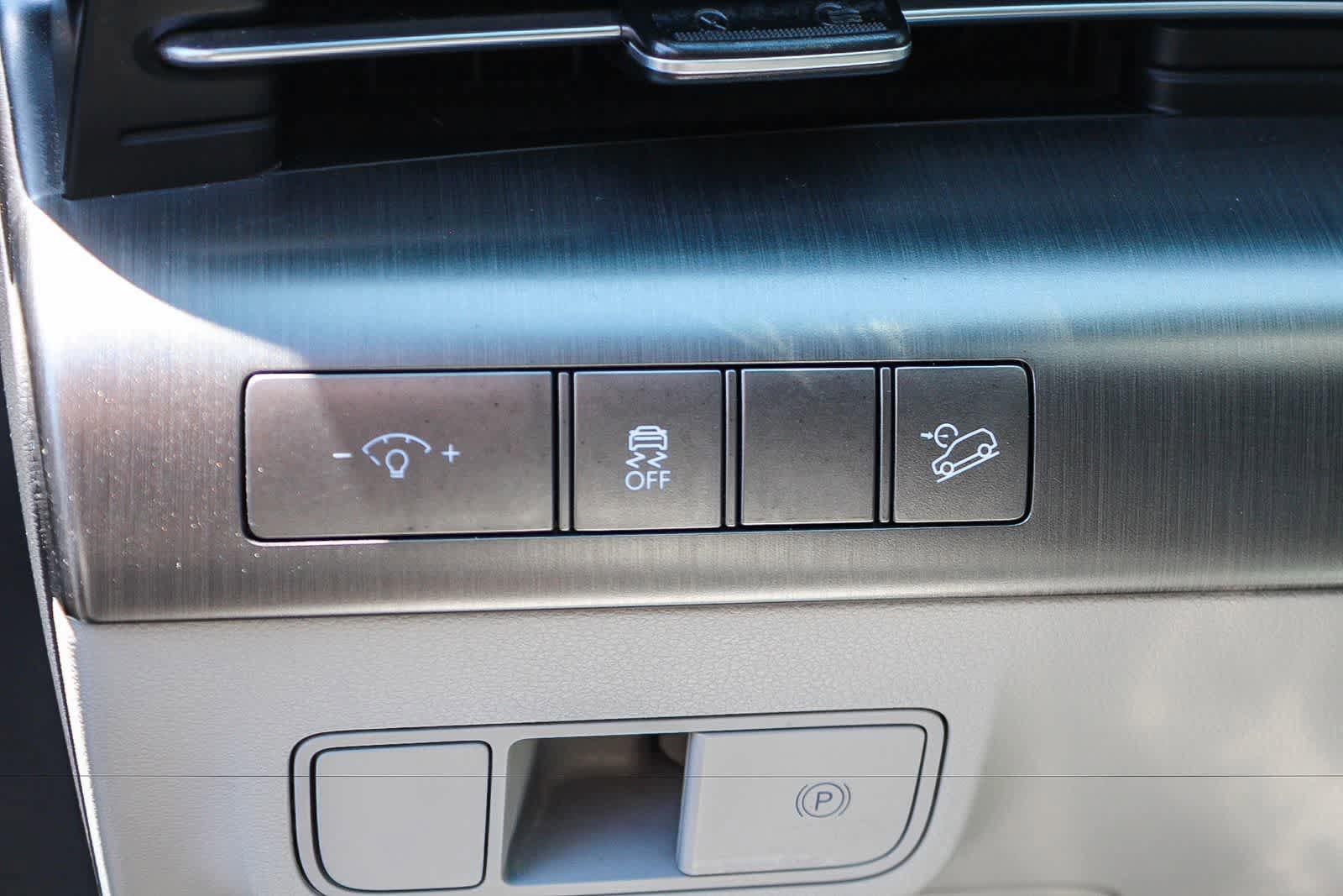 Certified 2024 Hyundai Kona SEL AWD/4WD image 28