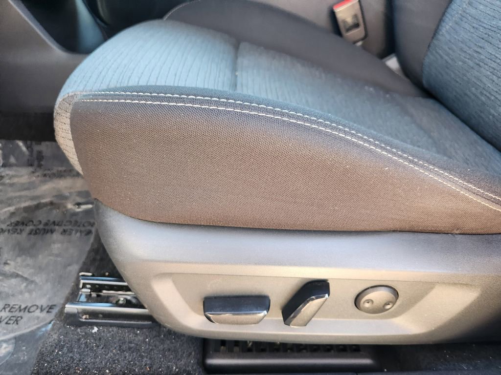 Used 2023 Nissan Rogue SV AWD/4WD image 15