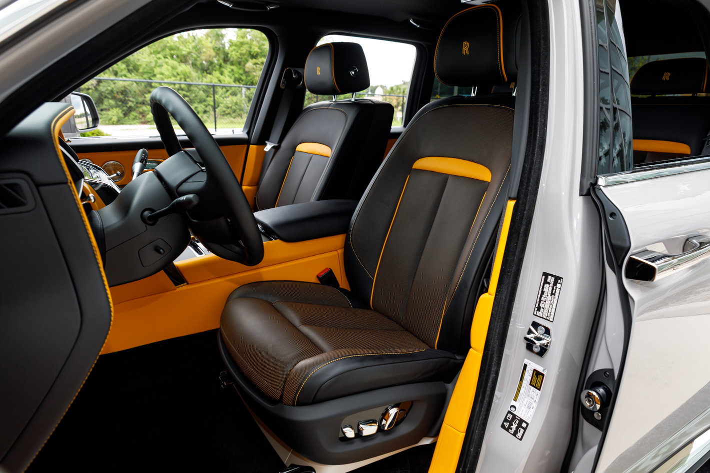 Certified 2024 Rolls-Royce Cullinan w/ Interior Detailing Package AWD/4WD image 36