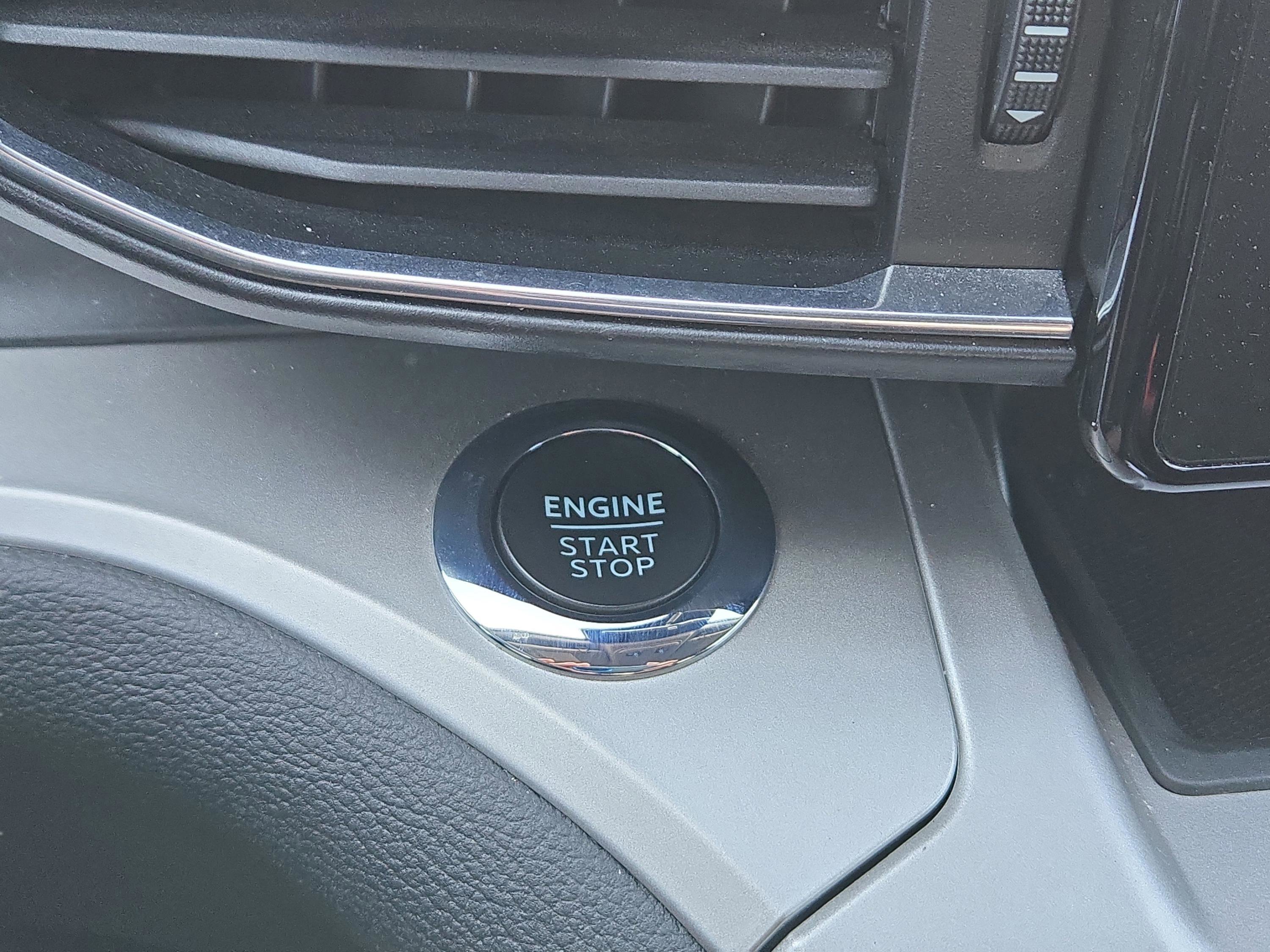 Used 2022 Ford Explorer XLT w/ Equipment Group 202A image 28