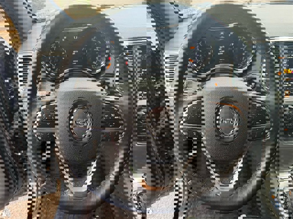 Used 2018 Jeep Grand Cherokee Limited w/ Luxury Group II image 15