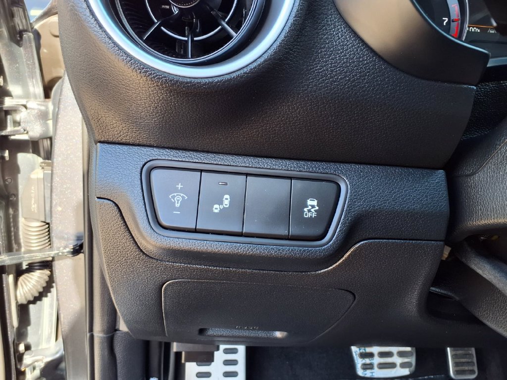 Certified 2024 Kia Forte GT-Line FWD image 18