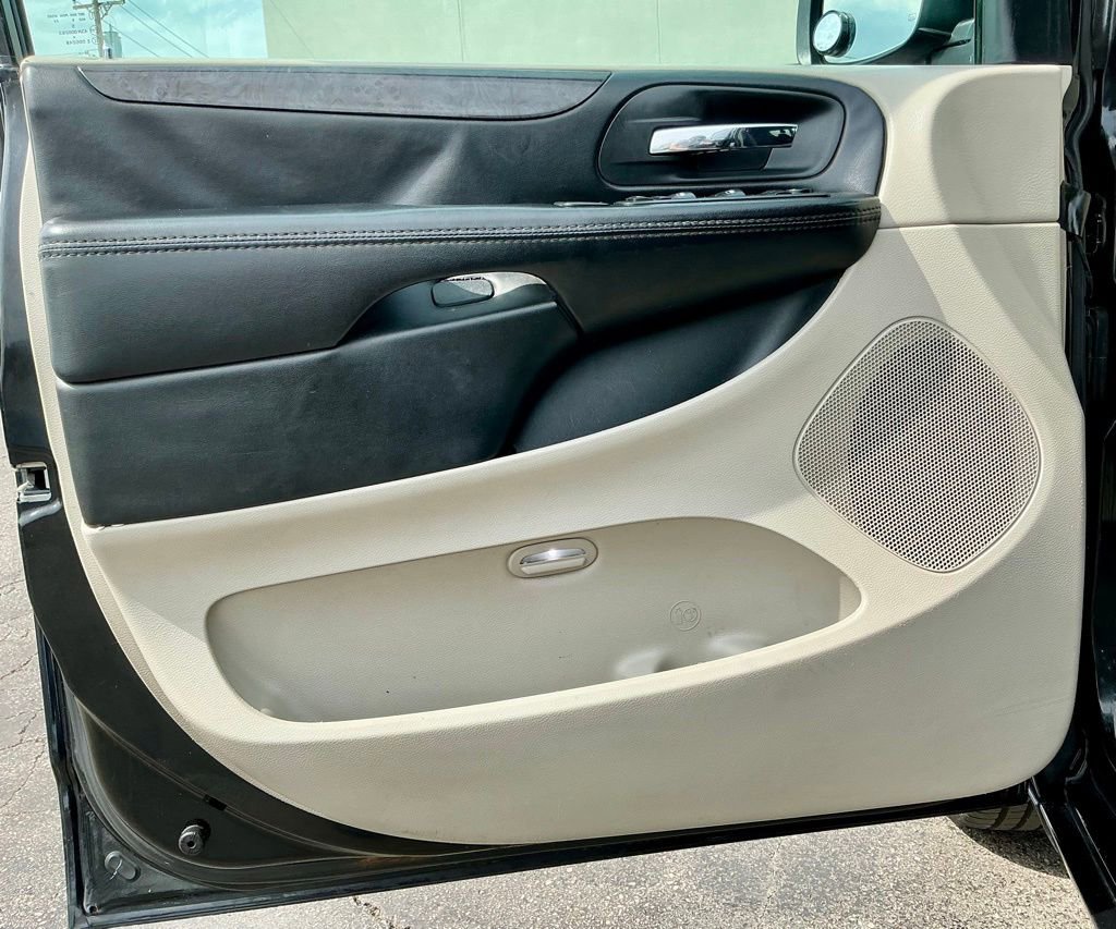 Used 2018 Dodge Grand Caravan SE w/ UConnect Hands-Free Group FWD image 40