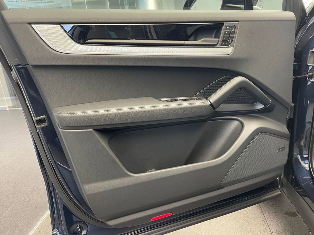 New 2026 Porsche Cayenne AWD/4WD image 20