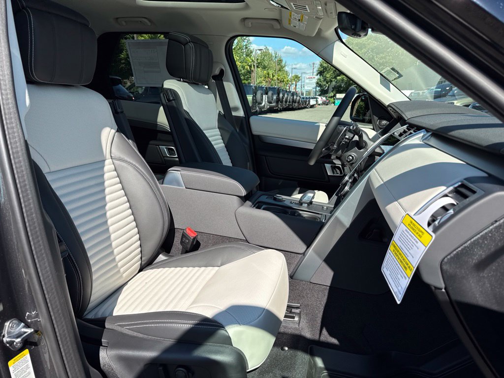 New 2026 Land Rover Discovery Dynamic SE AWD/4WD image 21