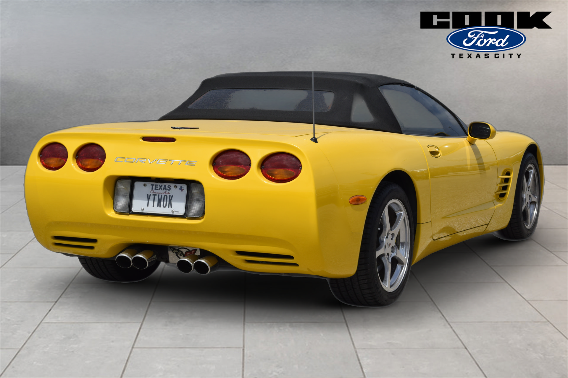 Used 2000 Chevrolet Corvette Convertible w/ Memory Pkg RWD image 3