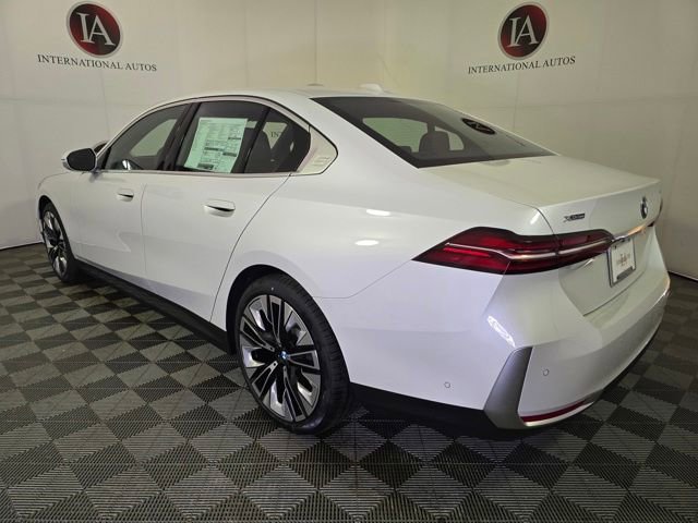 New 2025 BMW 530i xDrive w/ Premium Package image 7