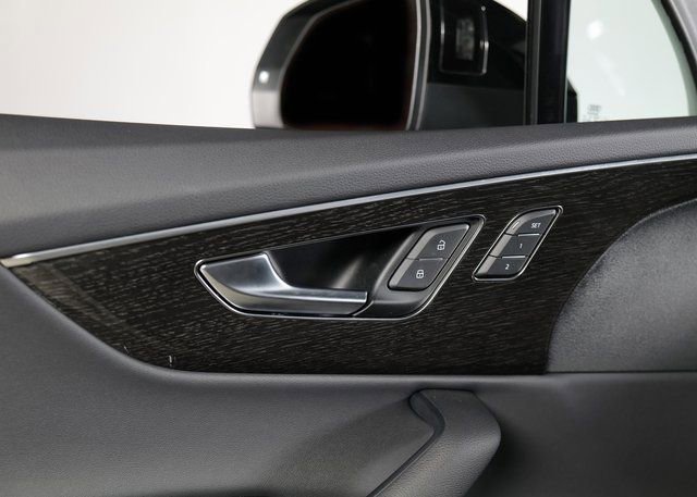 Certified 2025 Audi Q7 3.0T Premium w/ Convenience Package image 29
