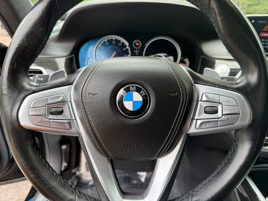 Used 2018 BMW 750i RWD image 25