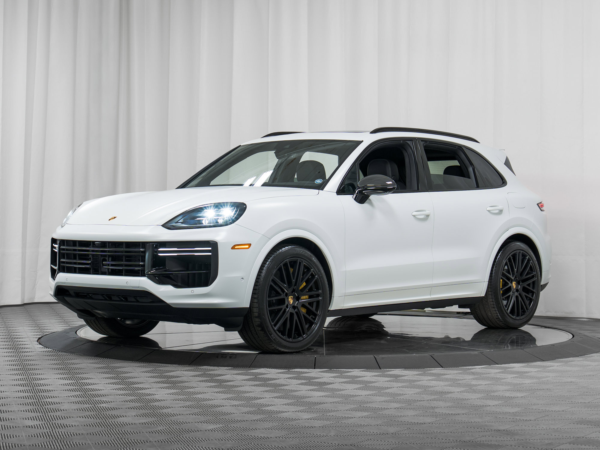 Certified 2024 Porsche Cayenne Turbo image 35