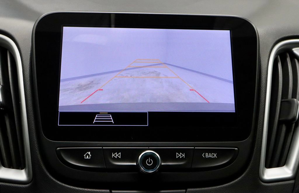 Used 2023 Chevrolet Malibu LT FWD image 2