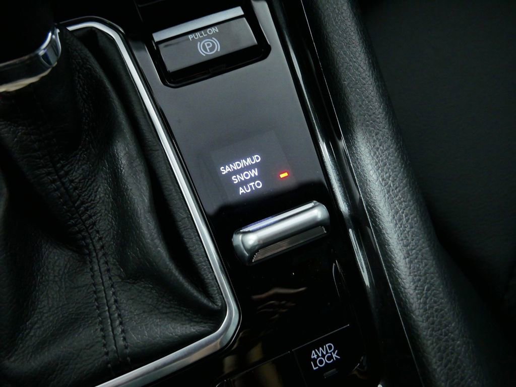 Used 2024 Jeep Compass Latitude image 45