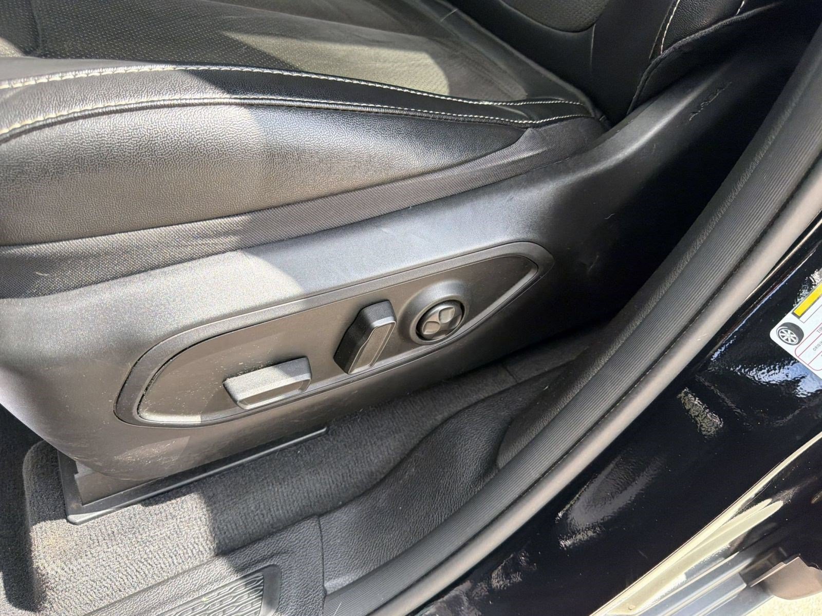 Used 2023 Jeep Grand Cherokee Altitude AWD/4WD image 14