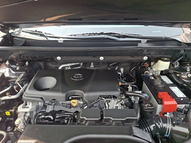 Used 2021 Toyota RAV4 LE AWD/4WD image 26