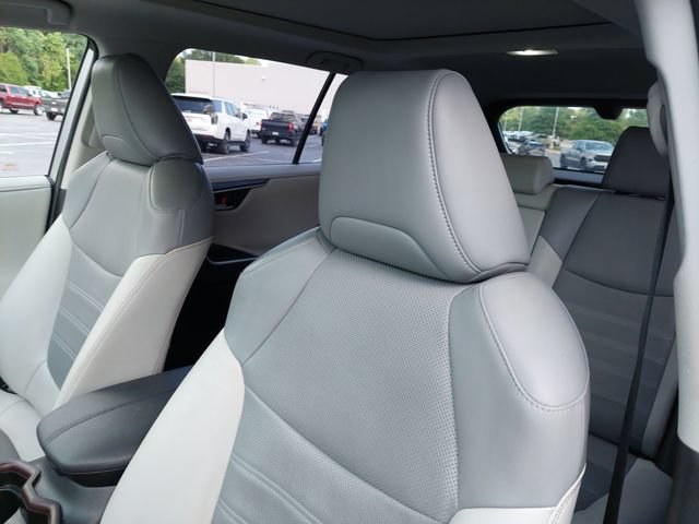 Used 2019 Toyota RAV4 Limited AWD/4WD image 18