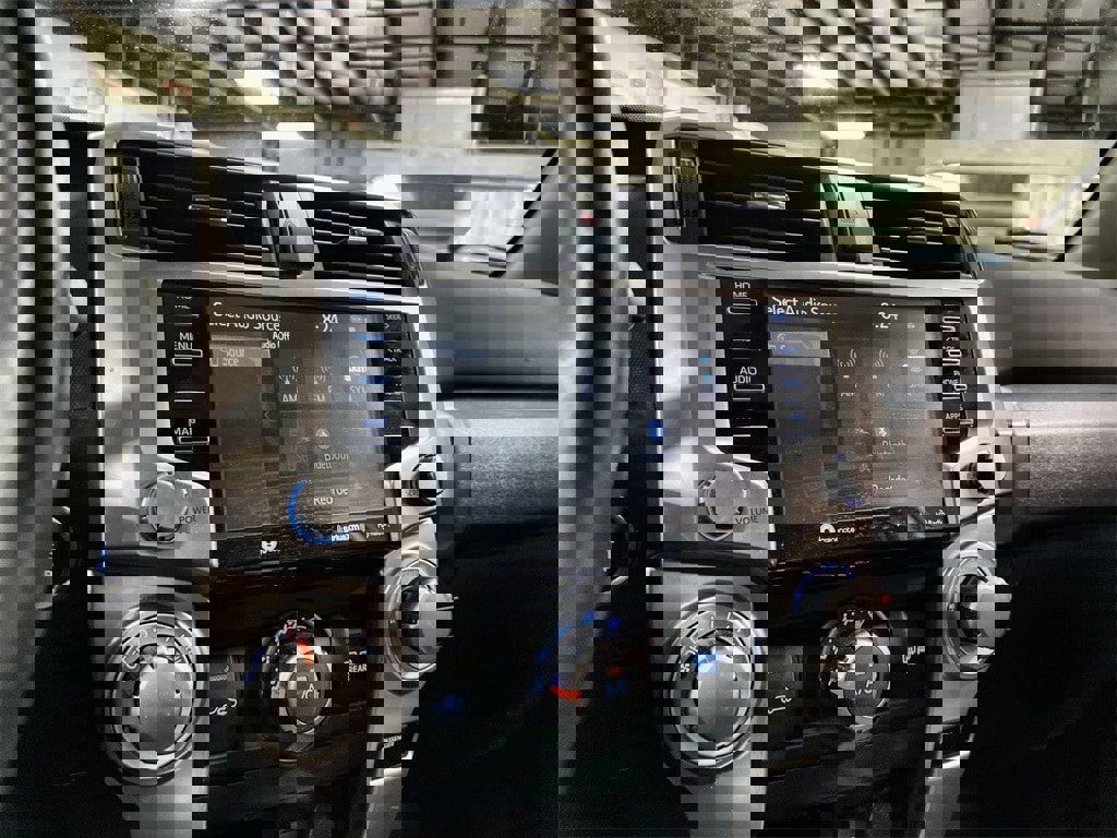 Used 2021 Toyota 4Runner SR5 Premium image 33