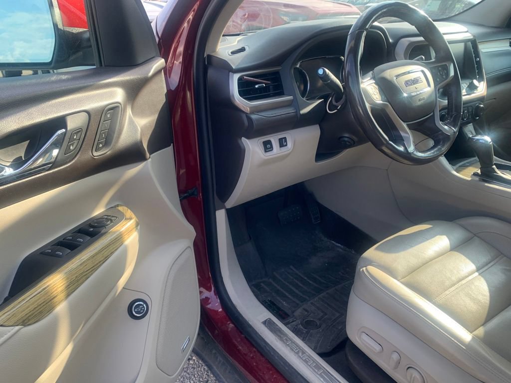 Used 2018 GMC Acadia Denali AWD/4WD image 25