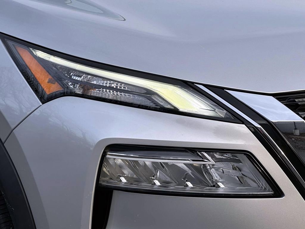 Certified 2021 Nissan Rogue SV image 8