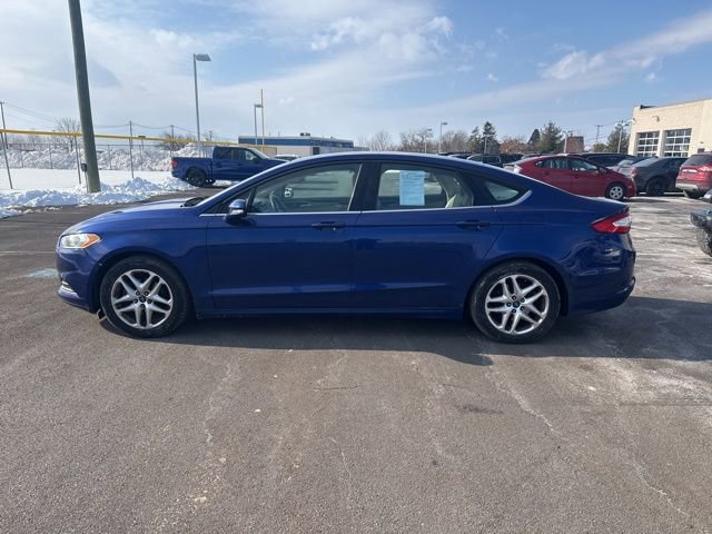 Used 2013 Ford Fusion SE image 2