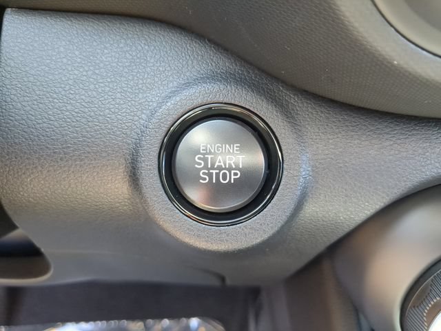 Used 2025 Hyundai Venue Limited FWD image 32