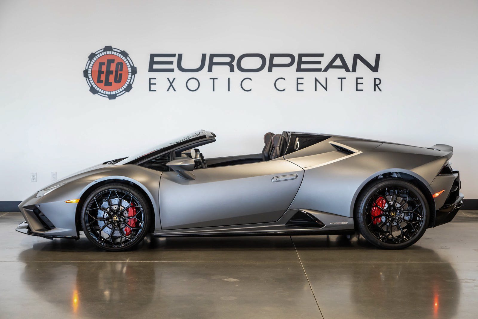 Used 2021 Lamborghini Huracan EVO RWD image 8
