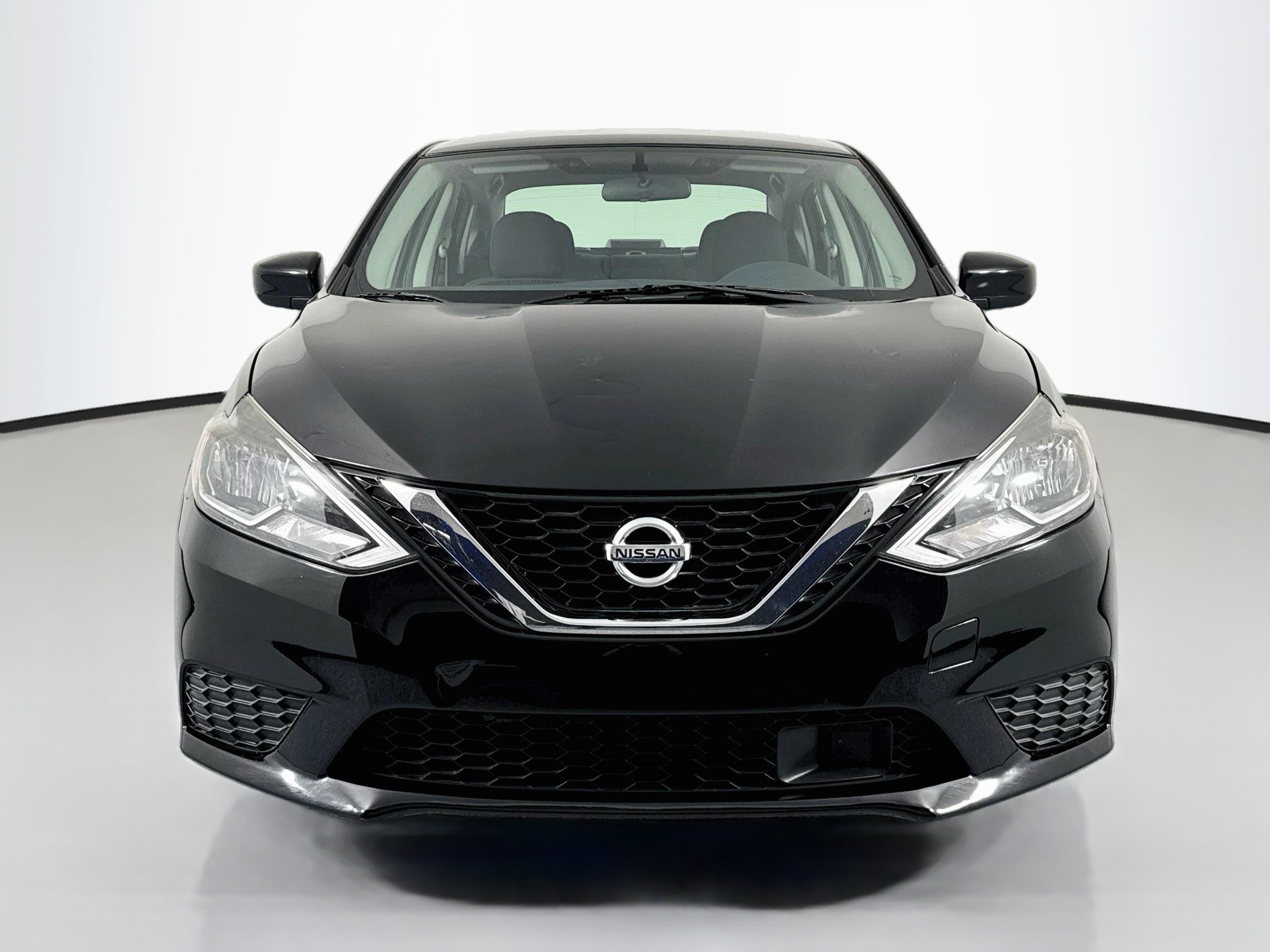 Used 2019 Nissan Sentra SV FWD image 2